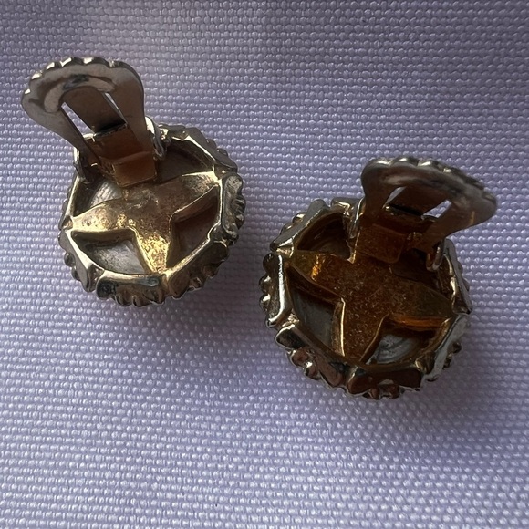Vintage Miriam Haskell Chanel unSigned Clip On Earrings - Picture 4 of 9
